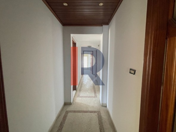 R9-3898 شقة للبيع في أبو سمرا – قرب قلعة طرابلس، 350 م²،إطلالات بانورامية — الصورة 5 من 29