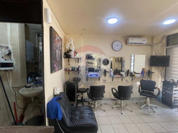 R9-3901 ثلاثة محلات للبيع في ميتَن – طرابلس، 150 م²، طابقان، 3 واجهات — الصورة 5 من 12