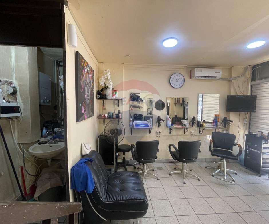 R9-3901 ثلاثة محلات للبيع في ميتَن – طرابلس، 150 م²، طابقان، 3 واجهات — الصورة 5 من 12