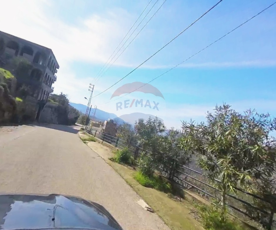 R9-3808 Land for Sale in Besrine – Aley, 3,000 m², Planted with Grapes and Fruitsأرض للبيع في بسرين – عاليه، 3,000 م²، مزروعة بالعنب والأشجار المثمرة — Photo 4 of 4