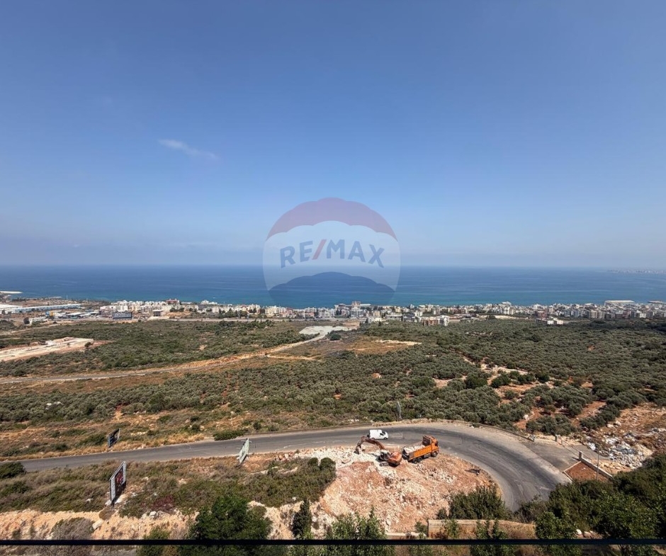 R9-3896 Apartment for Sale in Balamand – Koura, 260 m², Panoramic Mountain & Sea Viewشقة للبيع في البلمند – الكورة، 260 م²، إطلالة بانورامية على البحر والجبل — Photo 6 of 15