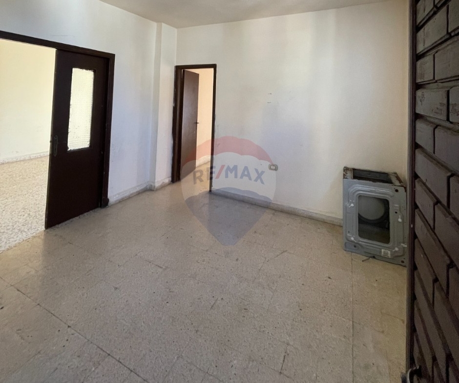 R9-3832 شقة للبيع في باب الرمل – طرابلس، 190 م² — الصورة 7 من 9