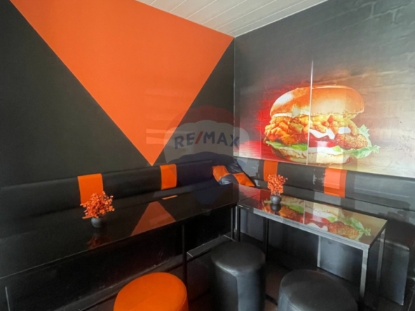 R9-3851 Running Burger Business – Maarad Street, Tripoli, Famous Brand, Equipment, Social Media, Brand Price $17,000مشروع براند برغر قائم – شارع المعرض طرابلس، معدات كاملة، حضور قوي على إنستغرام، سعر العلامة 17,000 دولار — Photo 3 of 10