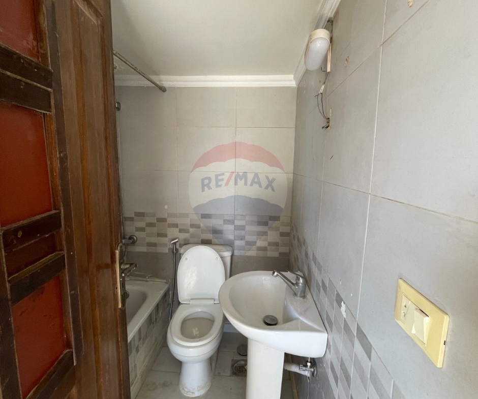 R9-3828 Apartment for Rent in Bahsas Boulevard – Tripoli, 9th Floorشقة للإيجار في بحصاص بوليفارد – طرابلس، الطابق التاسع — Photo 8 of 11