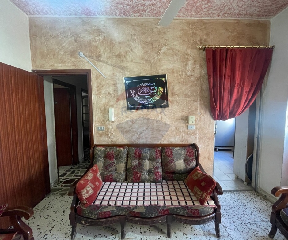 R9-3884 Apartment for Sale in Qobbeh – Tripoli, 140 m²شقة للبيع في القبة – طرابلس، 140 م² — Photo 9 of 11