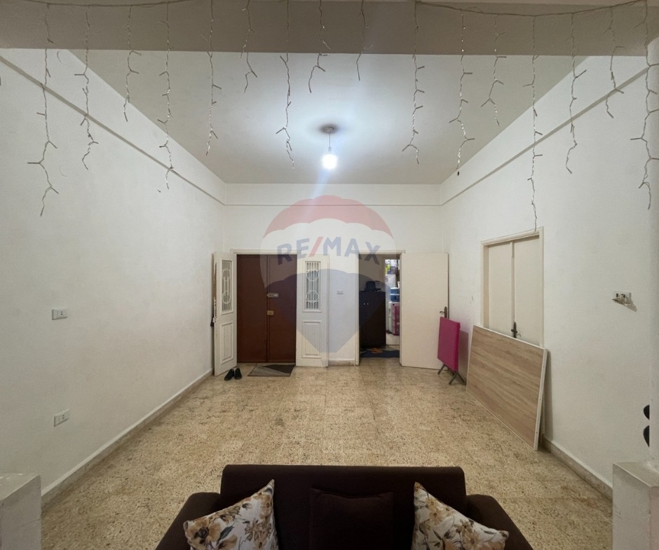 R9-3902 Apartment for Sale in Sahat El Nejme – Tripoli, 120 m²شقة للبيع في ساحة النجمة – طرابلس، 120 م² — Photo 9 of 12