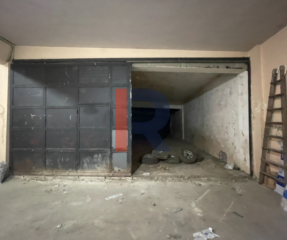 R9-3925Warehouse for Sale in Abou Samra – Tripoli, 500 m², 6 m Height, Main Road مستودع للبيع في أبو سمرا – طرابلس، 500 م²، ارتفاع 6 أمتار، على الطريق العام — Photo 1 of 9
