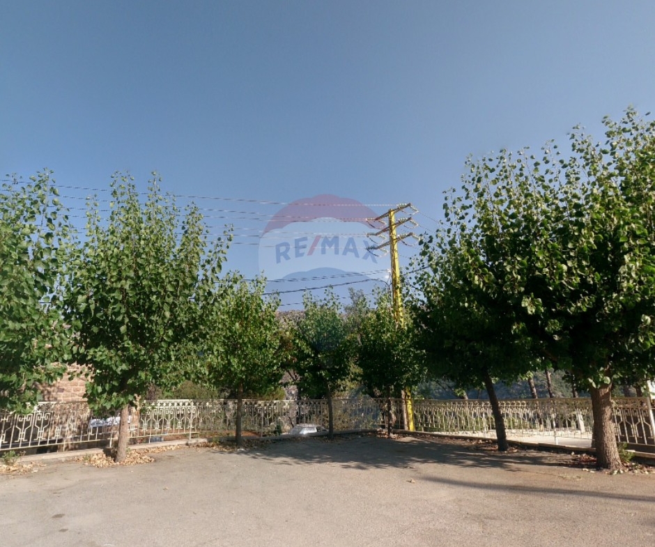 R9-3941 Land for Sale in Baskinta – Metn, 1,500 m², Zoning 25/50, Villa Areaأرض للبيع في بسكنتا – المتن، 1,500 م²، تصنيف 25/50، منطقة فلل — Photo 1 of 2