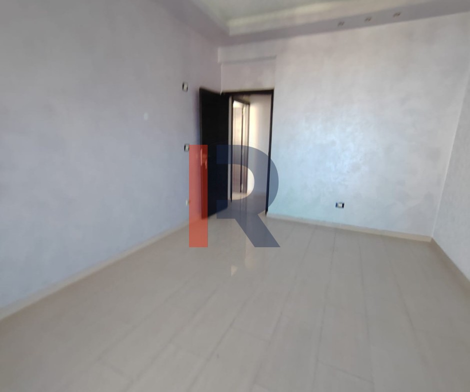 R9-3928 شقة للبيع في أبو سمرا – ساحة سعدون، طرابلس، 220 م² — الصورة 6 من 8