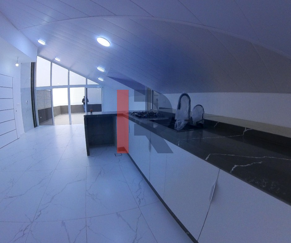 R9-3957 Triplex for Rent in Balamand – Koura, 381 m², Sea & Mountain Viewتريبلكس للإيجار في البلمند – الكورة، 381 م²، إطلالة بحرية وجبلية — Photo 10 of 22