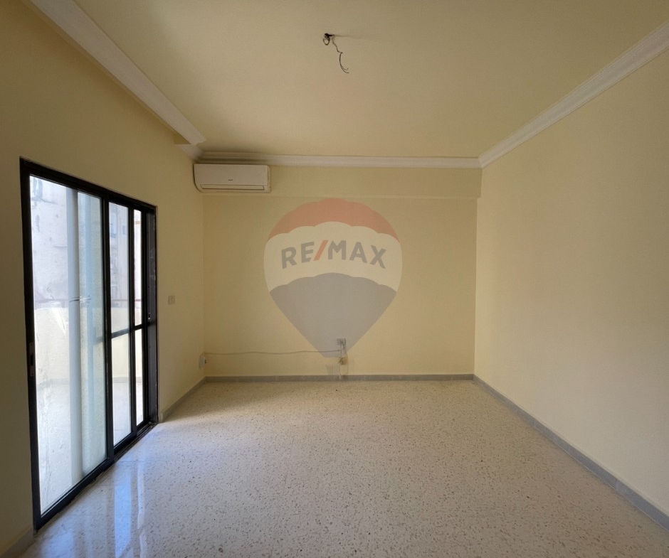 R9-3905 Newly Renovated Apartment for Sale in Abou Samra – Sahat Saadoun, Tripoli, 185 m²شقة مجددة حديثًا للبيع في أبو سمرا – ساحة سعدون، طرابلس، 185 م² — Photo 10 of 15