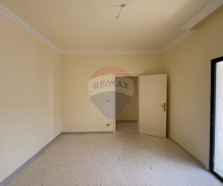 R9-3905 Newly Renovated Apartment for Sale in Abou Samra – Sahat Saadoun, Tripoli, 185 m²شقة مجددة حديثًا للبيع في أبو سمرا – ساحة سعدون، طرابلس، 185 م² — Photo 11 of 15
