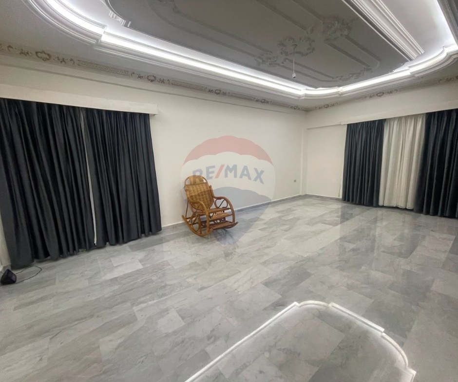 R9-3919شقة للبيع في المعرض – طرابلس، 227 م² — الصورة 3 من 12