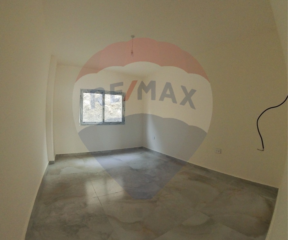 R9-3957 Triplex for Rent in Balamand – Koura, 381 m², Sea & Mountain Viewتريبلكس للإيجار في البلمند – الكورة، 381 م²، إطلالة بحرية وجبلية — Photo 18 of 22