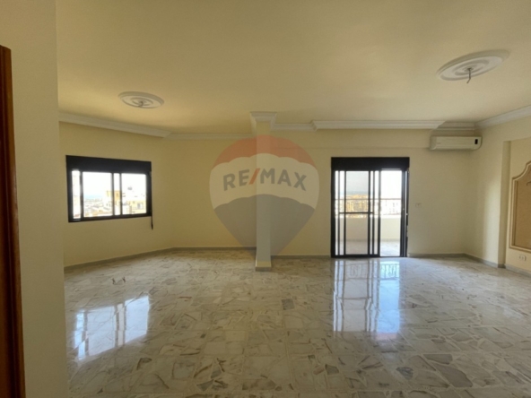 R9-3905 Newly Renovated Apartment for Sale in Abou Samra – Sahat Saadoun, Tripoli, 185 m²شقة مجددة حديثًا للبيع في أبو سمرا – ساحة سعدون، طرابلس، 185 م² — Photo 2 of 15