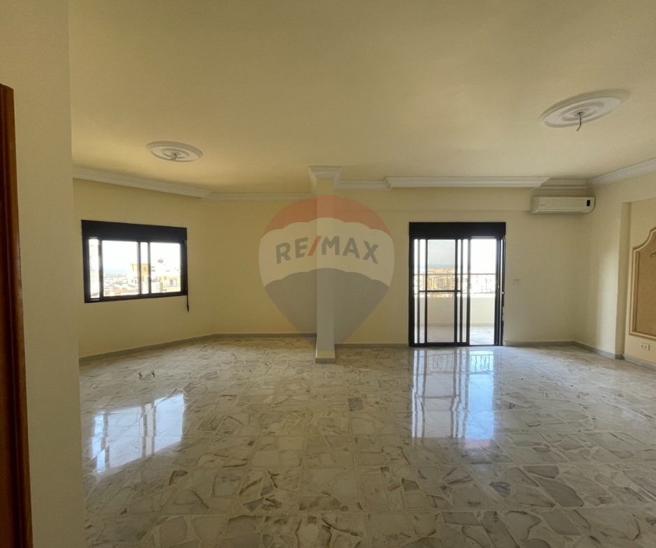 R9-3905 Newly Renovated Apartment for Sale in Abou Samra – Sahat Saadoun, Tripoli, 185 m²شقة مجددة حديثًا للبيع في أبو سمرا – ساحة سعدون، طرابلس، 185 م² — Photo 2 of 15