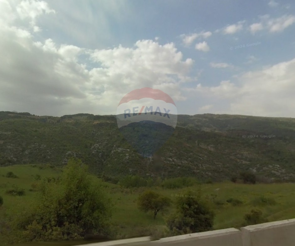 R9-3927 Land for Sale in Bcharreh – Kanat, 3,711 m², Zoning 15/30أرض للبيع في بشري – قناة، 3,711 م²، تصنيف 15/30 — Photo 2 of 4