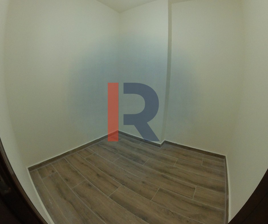 R9-3957 Triplex for Rent in Balamand – Koura, 381 m², Sea & Mountain Viewتريبلكس للإيجار في البلمند – الكورة، 381 م²، إطلالة بحرية وجبلية — Photo 2 of 22