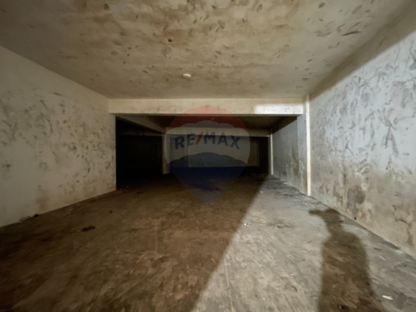 R9-3925Warehouse for Sale in Abou Samra – Tripoli, 500 m², 6 m Height, Main Road مستودع للبيع في أبو سمرا – طرابلس، 500 م²، ارتفاع 6 أمتار، على الطريق العام — Photo 3 of 9