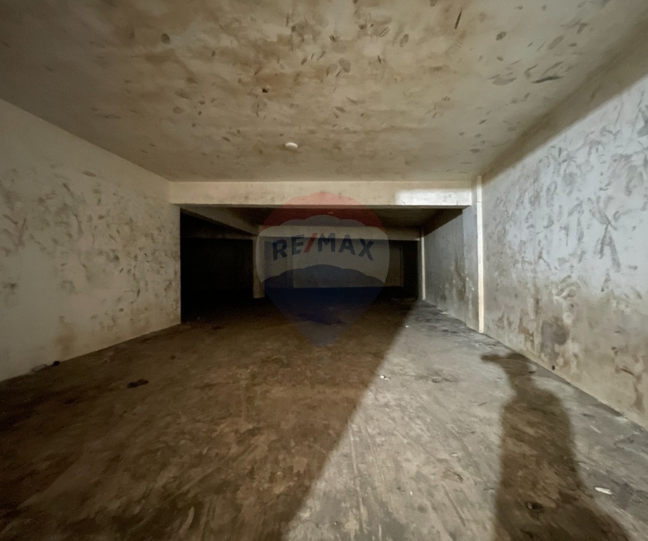 R9-3925Warehouse for Sale in Abou Samra – Tripoli, 500 m², 6 m Height, Main Road مستودع للبيع في أبو سمرا – طرابلس، 500 م²، ارتفاع 6 أمتار، على الطريق العام — Photo 3 of 9