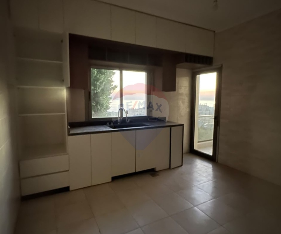 R9-3946 دوبلكس للبيع في عمشيت – جبيل، 170 م²، إطلالة بحرية، تراس 40 م² — الصورة 3 من 4