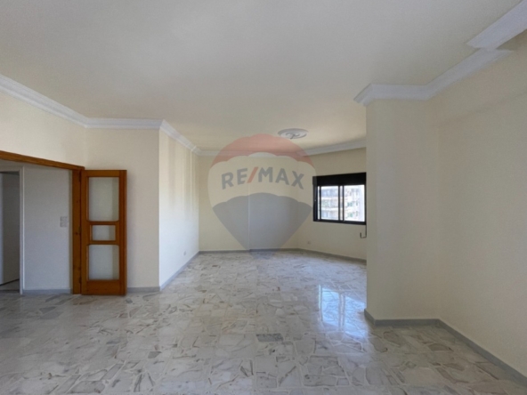 R9-3905 Newly Renovated Apartment for Sale in Abou Samra – Sahat Saadoun, Tripoli, 185 m²شقة مجددة حديثًا للبيع في أبو سمرا – ساحة سعدون، طرابلس، 185 م² — Photo 3 of 15