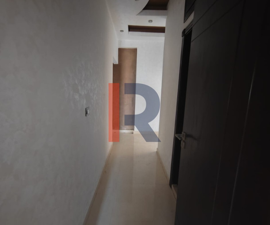 R9-3928 شقة للبيع في أبو سمرا – ساحة سعدون، طرابلس، 220 م² — الصورة 3 من 8