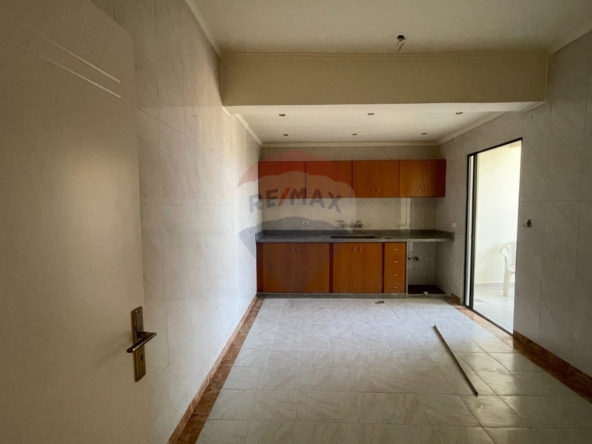 R9-3905 Newly Renovated Apartment for Sale in Abou Samra – Sahat Saadoun, Tripoli, 185 m²شقة مجددة حديثًا للبيع في أبو سمرا – ساحة سعدون، طرابلس، 185 م² — Photo 4 of 15