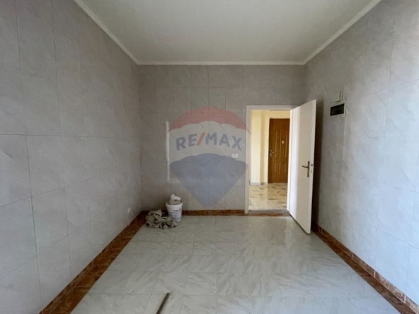 R9-3905 Newly Renovated Apartment for Sale in Abou Samra – Sahat Saadoun, Tripoli, 185 m²شقة مجددة حديثًا للبيع في أبو سمرا – ساحة سعدون، طرابلس، 185 م² — Photo 5 of 15