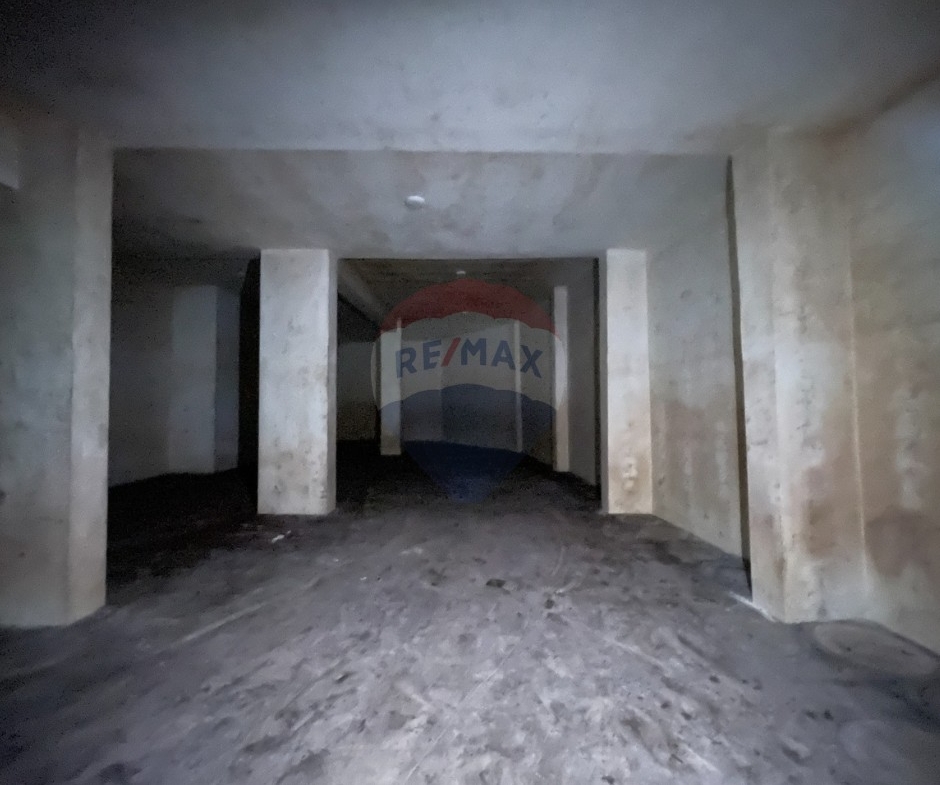 R9-3925Warehouse for Sale in Abou Samra – Tripoli, 500 m², 6 m Height, Main Road مستودع للبيع في أبو سمرا – طرابلس، 500 م²، ارتفاع 6 أمتار، على الطريق العام — Photo 5 of 9