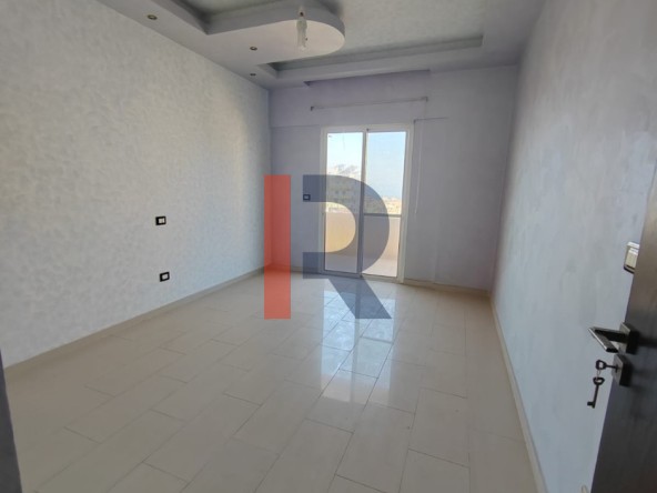 R9-3928 شقة للبيع في أبو سمرا – ساحة سعدون، طرابلس، 220 م² — الصورة 4 من 8