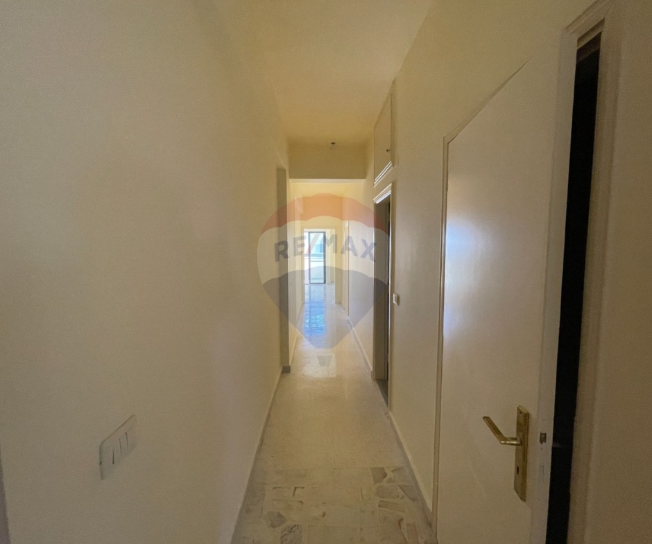 R9-3905 Newly Renovated Apartment for Sale in Abou Samra – Sahat Saadoun, Tripoli, 185 m²شقة مجددة حديثًا للبيع في أبو سمرا – ساحة سعدون، طرابلس، 185 م² — Photo 9 of 15