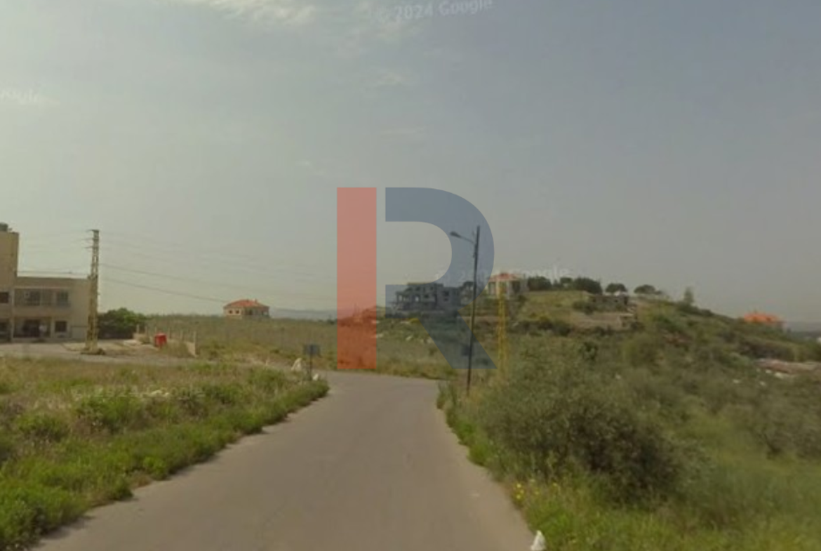 R-4031  ارض زيتون 2150م للبيع في كفرصارون الكورة تصنيف 25/50 بدون طريق — الصورة 1 من 3