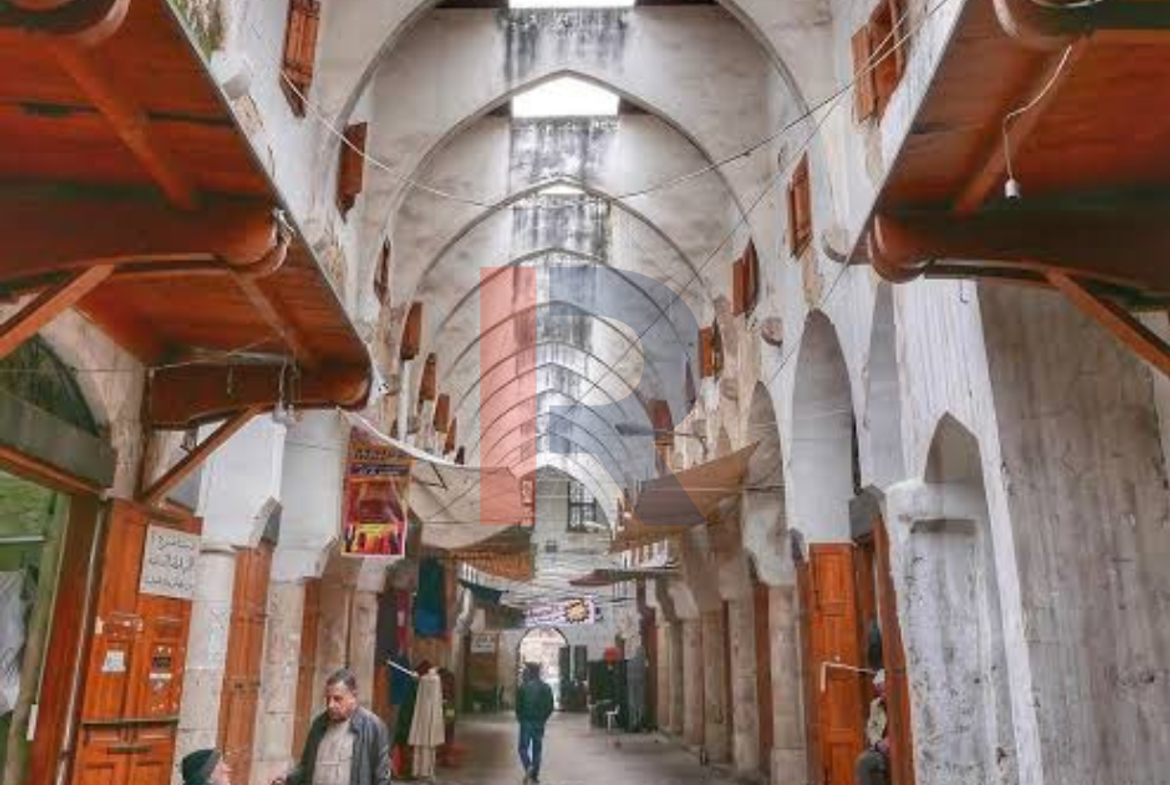 R9-4058 230m² Commercial Shop for Sale in Souk El Arid Tripoli | 2 Floors High Foot Traffic — Photo 1 of 2