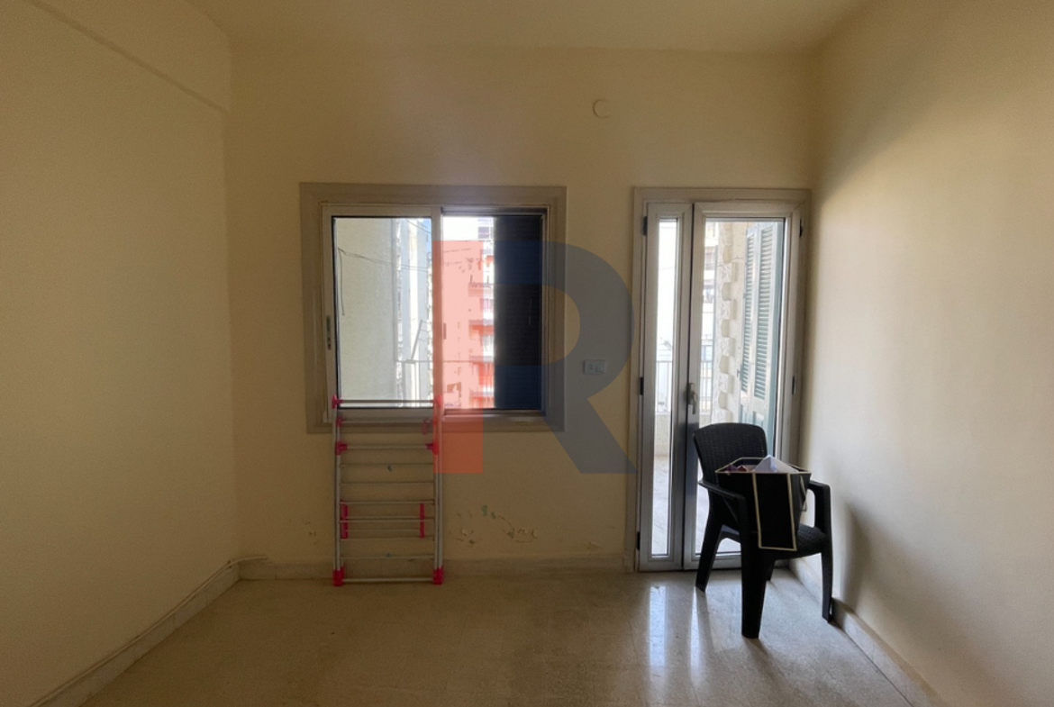 R9-4040 شقة 220م 4 نوم للبيع في شارع المئتين طرابلس — الصورة 10 من 14