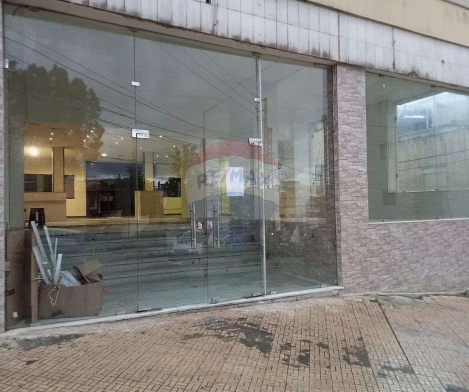 R9-3993 Premium Showroom for Sale in Zgharta | 400 m² | 6 Facades on Main Roadمعرض تجاري للبيع في زغرتا | 400 م² | 6 واجهات على الطريق الرئيسي — Photo 2 of 3