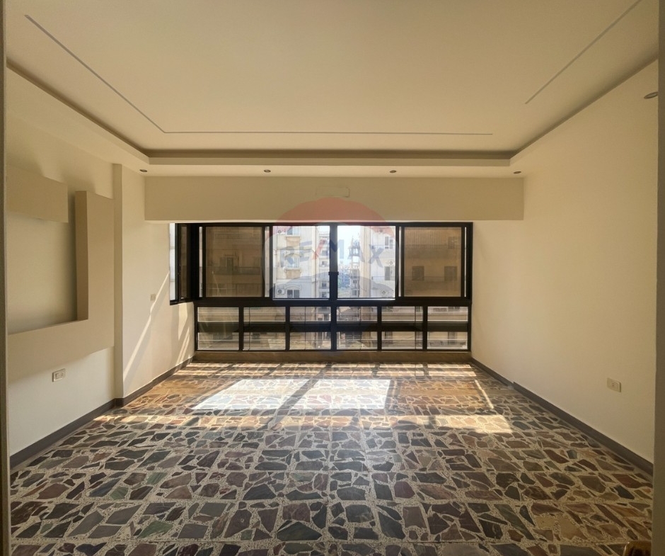 R9-4022 150m² Apartment for Sale in Abou Samra Rawdet Zaytounشقة 150م للبيع في ابو سمراء روضة الزيتون — Photo 2 of 10