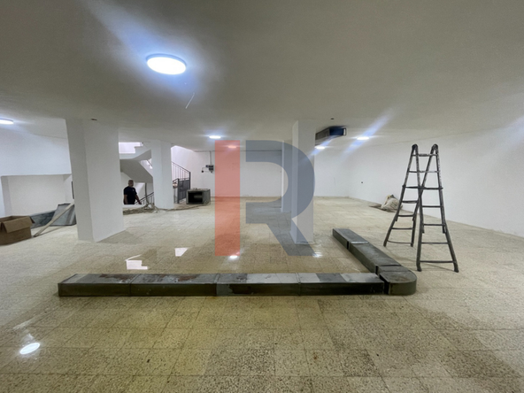 R9-4038 600m² Commercial Warehouse for Sale in Sahat El Nour Tripoli | With Solar & Freight Lift — Photo 3 of 8