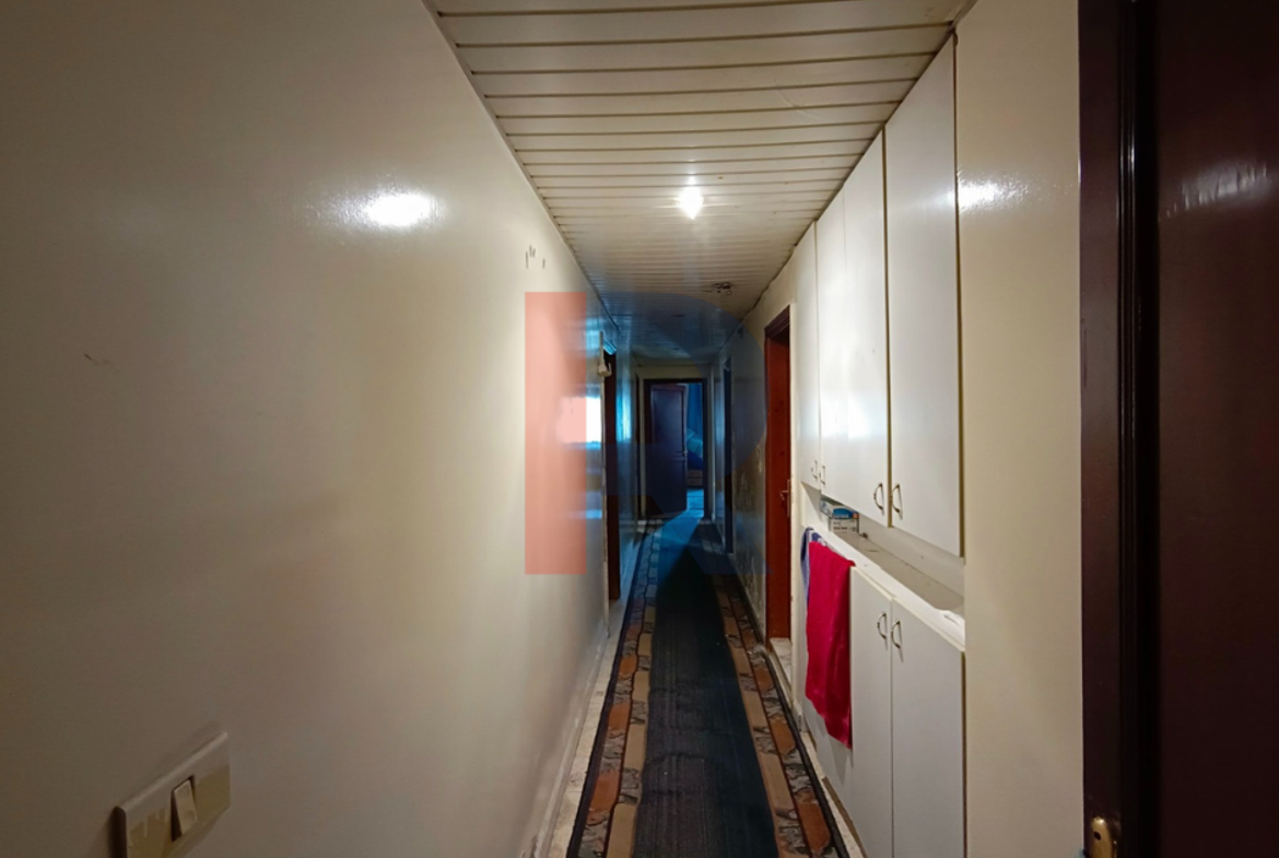 R9-4042 Grand 370m² Luxury Apartment for Sale on Miten Street Tripoli | Near Masjid El Rawda — Photo 3 of 14