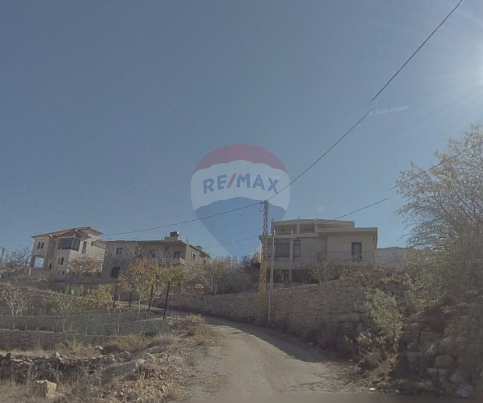 R9-4008 Land for Sale in Dahr El Matian Zahle | 3,475 m² | Villa Zone with Panoramic Mountain Viewأرض للبيع في ضهر الميتان زحلة | 3,475 م² | منطقة فلل وإطلالة بانورامية — Photo 3 of 4