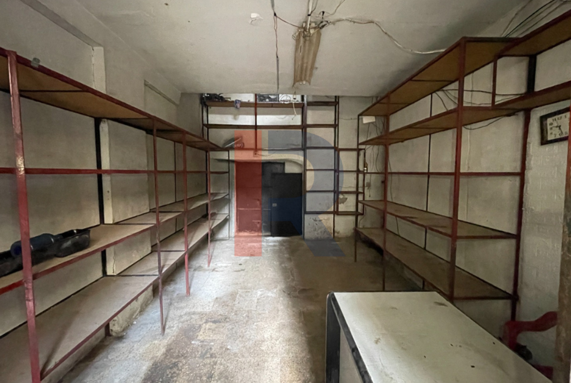 R9-4050 495m² Shop & Warehouse for Sale in Sahat El Nour Tripoli | 45m² Shop + 450m² Warehouse — Photo 3 of 8