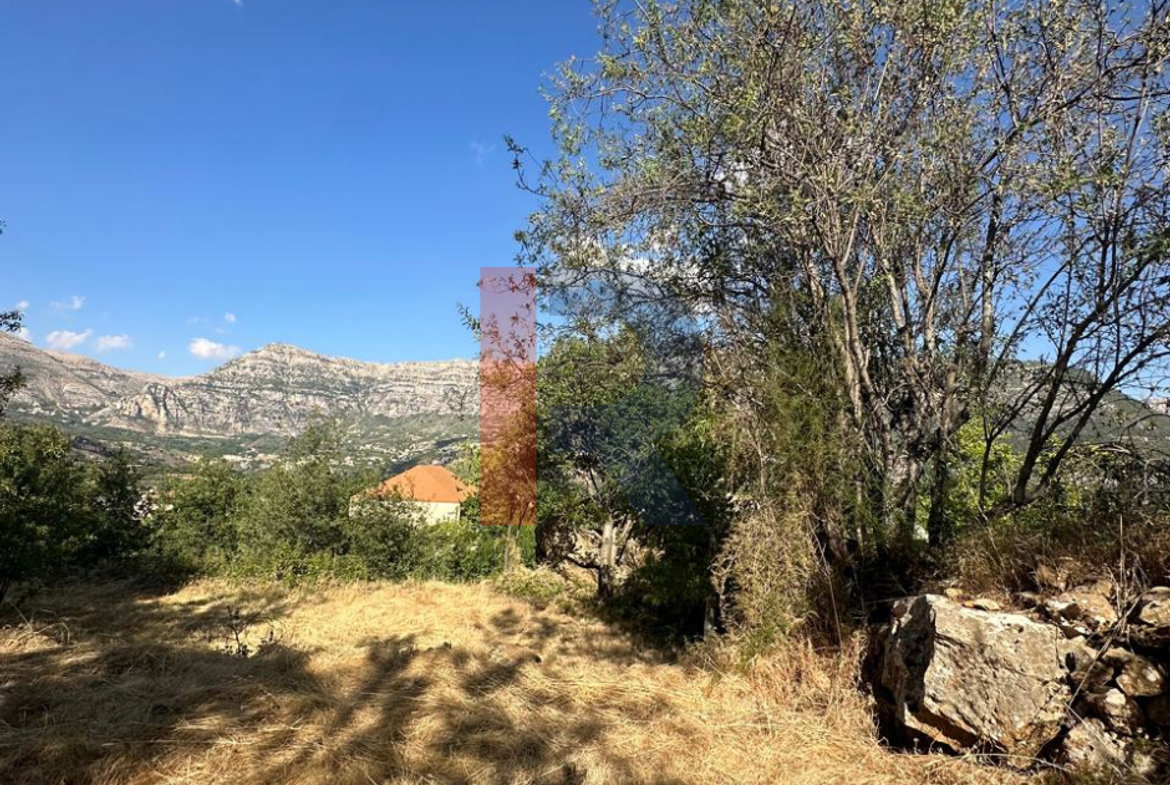 R-4028 1,416m² Mountain Land for Sale in Mghayri Jroud Jbeil with Utilities — Photo 3 of 4