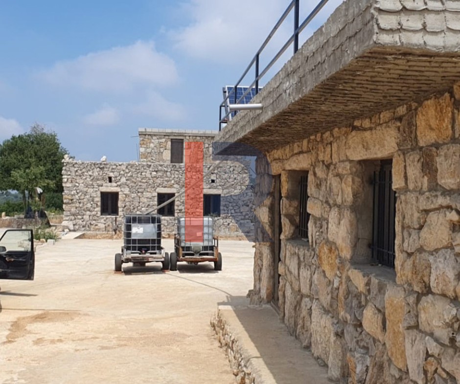 R9-3982 Land with Guest Houses for Sale in Chabtine Batroun | 2,925 m² | Pool & Expansion Permit — Photo 4 sur 5
