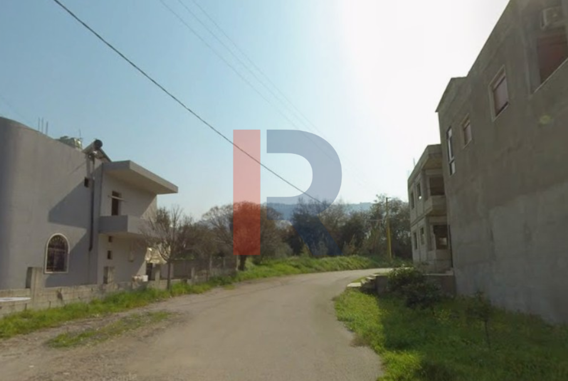 R-4027 ارض سكنية 1060م للبيع مع بيت قديم في رشعين زغرتا — الصورة 4 من 4