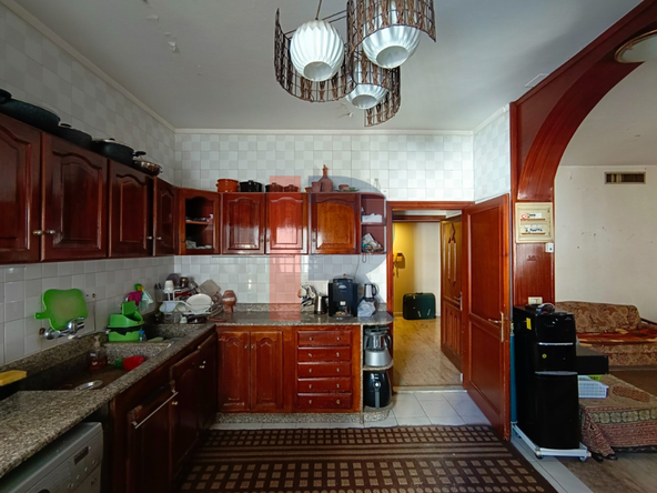 R9-4042 Grand 370m² Luxury Apartment for Sale on Miten Street Tripoli | Near Masjid El Rawda — Photo 4 of 14