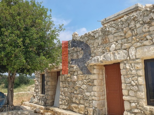 R9-3982 Land with Guest Houses for Sale in Chabtine Batroun | 2,925 m² | Pool & Expansion Permit — Photo 3 sur 5