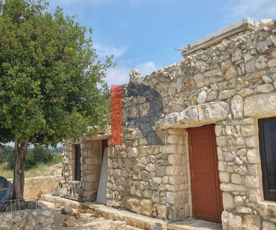 R9-3982 Land with Guest Houses for Sale in Chabtine Batroun | 2,925 m² | Pool & Expansion Permit — Photo 3 sur 5