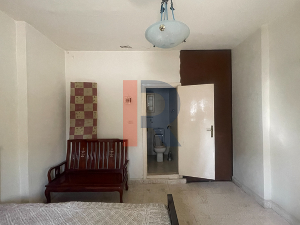 R-4032 مكتب تجاري 53م للبيع في البولفار طرابلس طابق اول مع مطبخ وموقف واسانسير — الصورة 4 من 9
