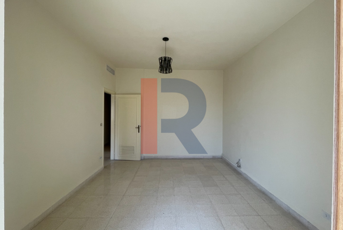 R9-4049 200m² 3-Bedroom Apartment for Sale in Maarad Tripoli — Photo 6 of 14