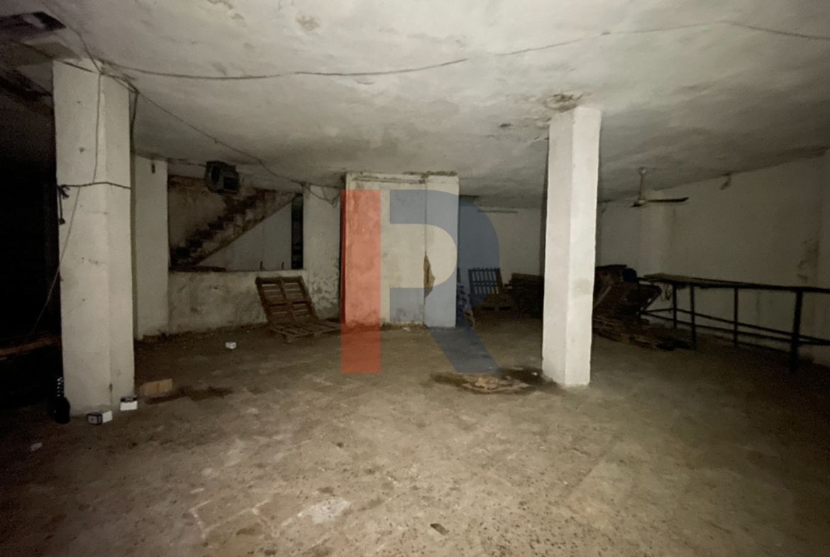 R9-4050 495m² Shop & Warehouse for Sale in Sahat El Nour Tripoli | 45m² Shop + 450m² Warehouse — Photo 5 of 8